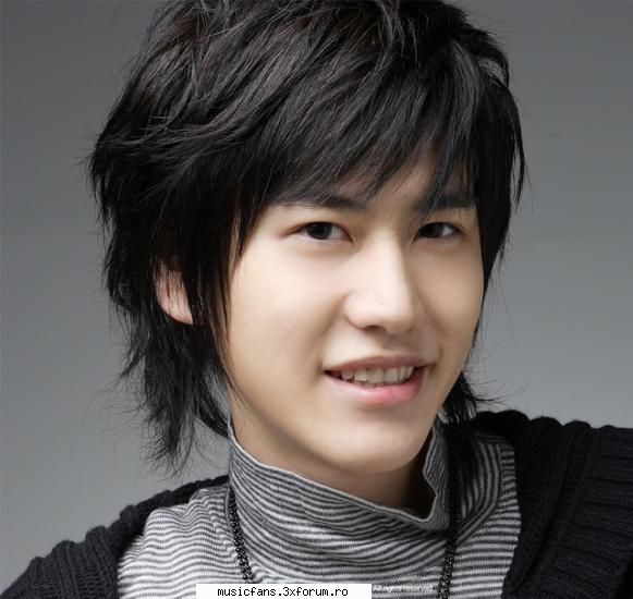 Kyuhyun(Cho Kyu-hyun) - Nume real: Cho Kyu-hyun Nume de scena: Kyuhyun - Super Junior