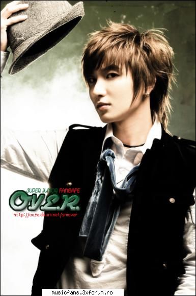 nume real: park jung-su
  nume de scena: leeteuk
  data nasterii: 1 iulie 1983
  este un cantaret