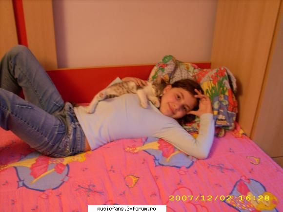 yo :* - eu acum 3 ani impreuna cu fosta mea pisica care a - Photos